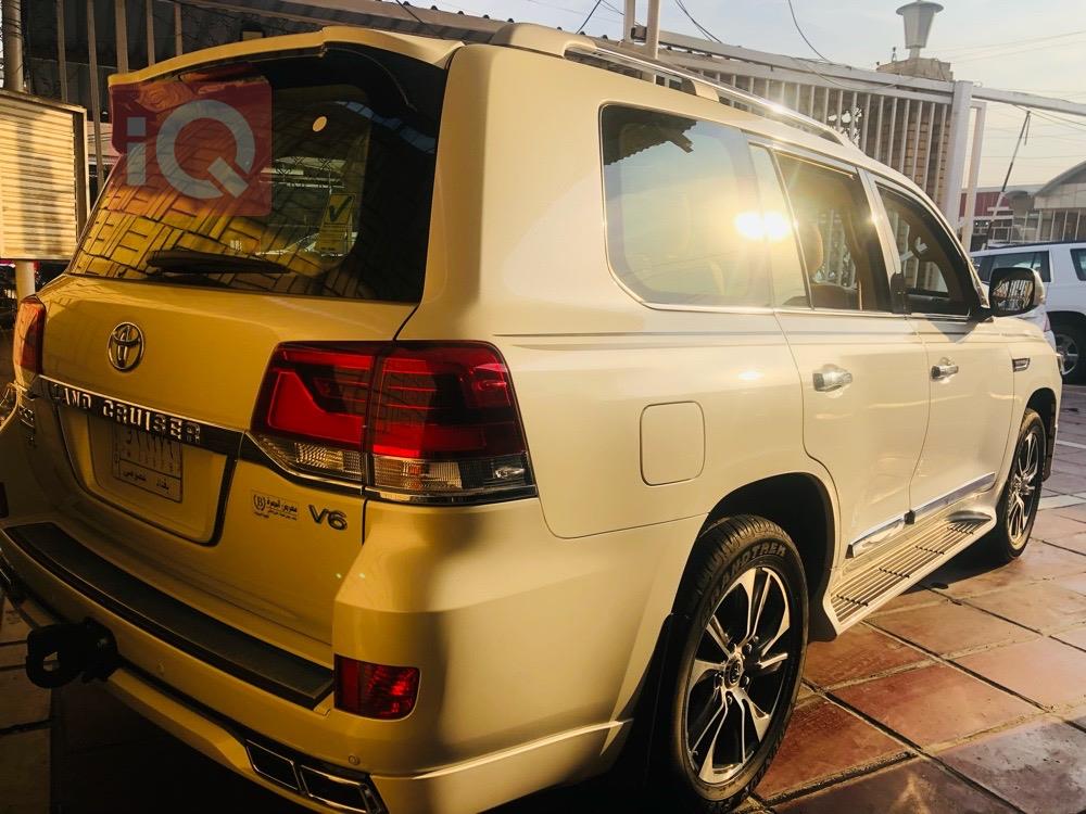 تويوتا لاندكروزر